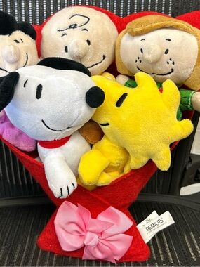 Peanuts Plush Bouquet Tag with Pink, Red, Yellow Accents